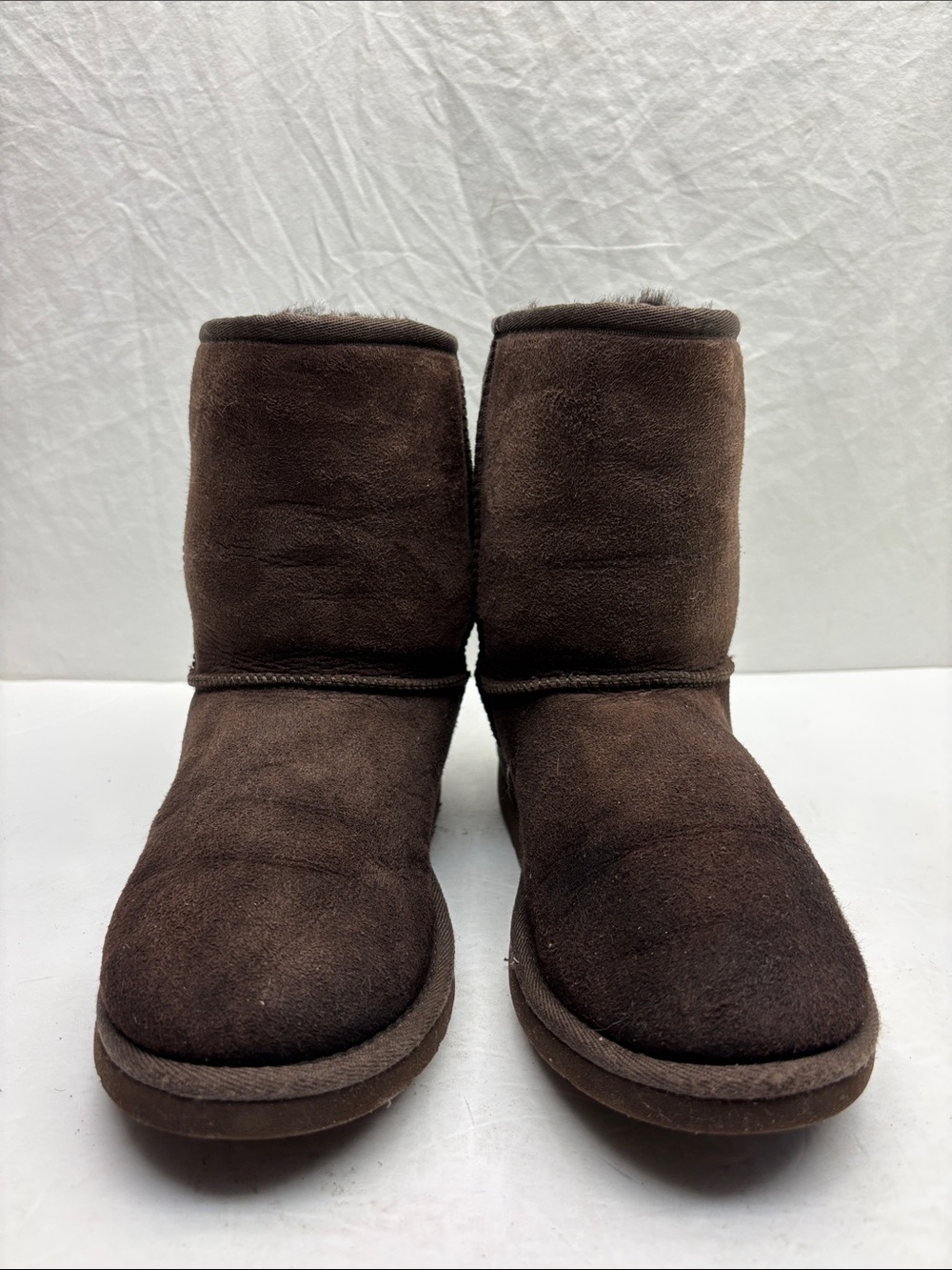 UGG Classic short boots, SZ 5 big girl, box 67
